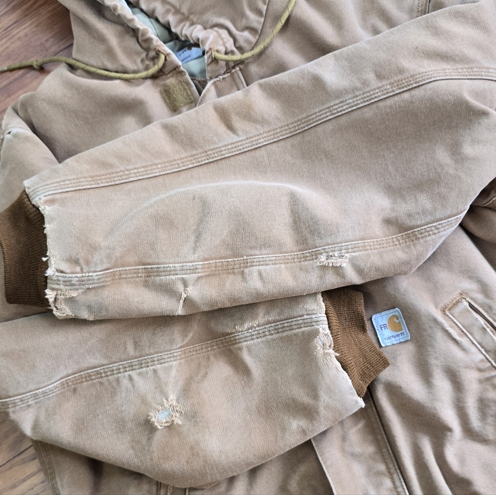 Carhartt FR Distressed Thrashed Quilted Jacket Sz.M Streetwear Work-worn - Picture 11 of 16